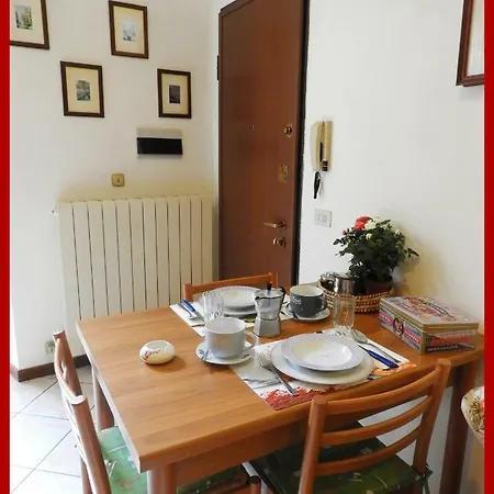 Lake Como 2p Apt Near Varenna Lägenhet *